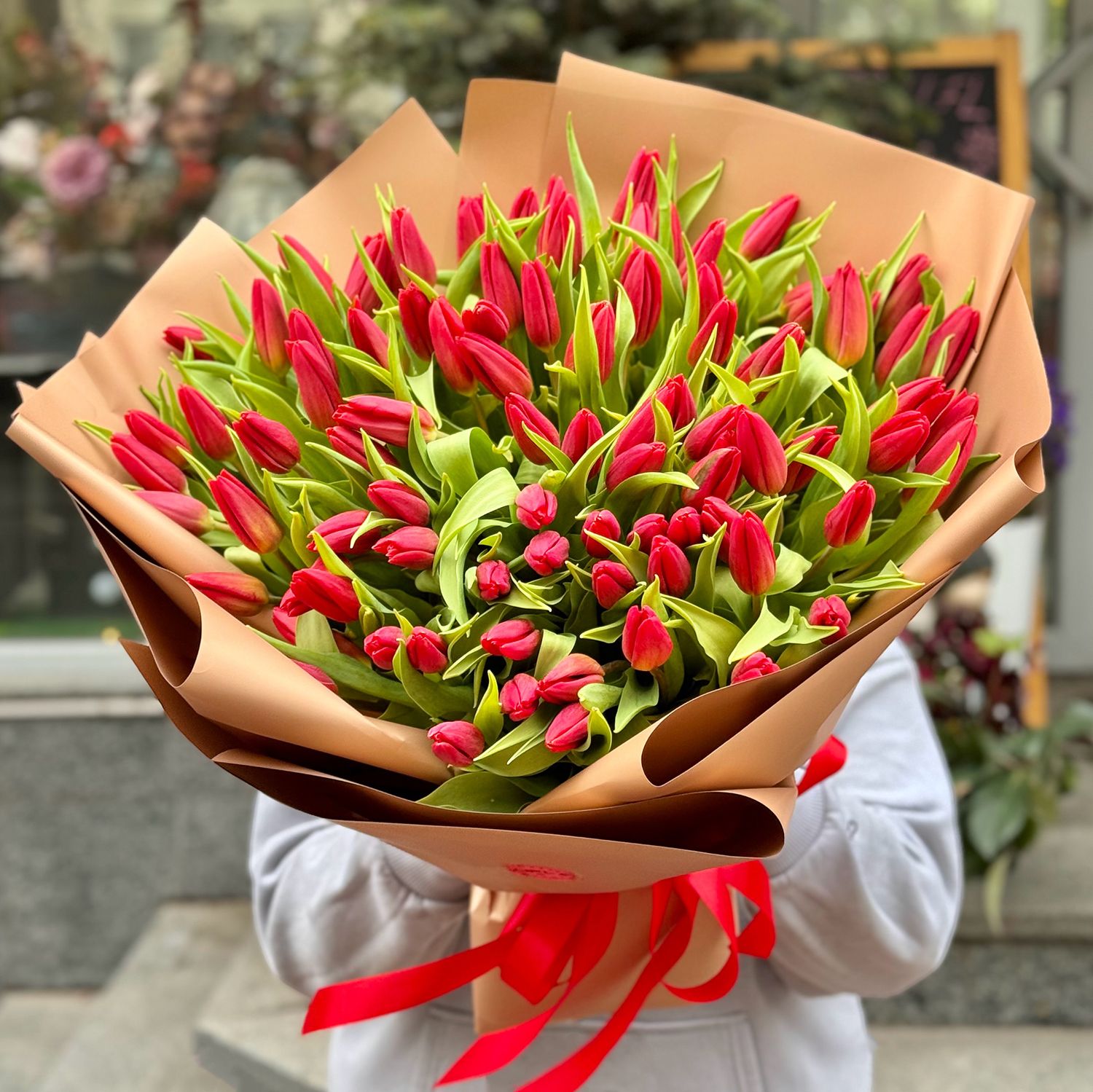 101 red tulips Kiev