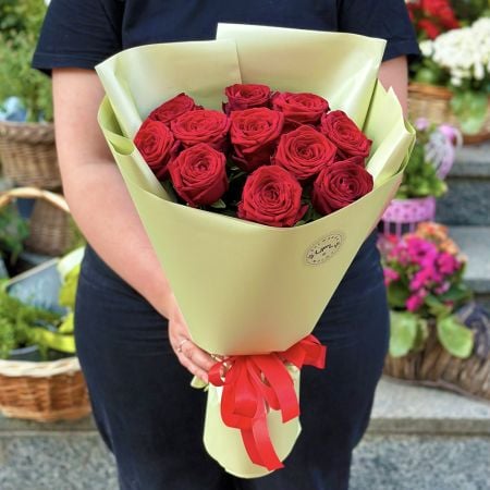 11 красных роз Белконнен