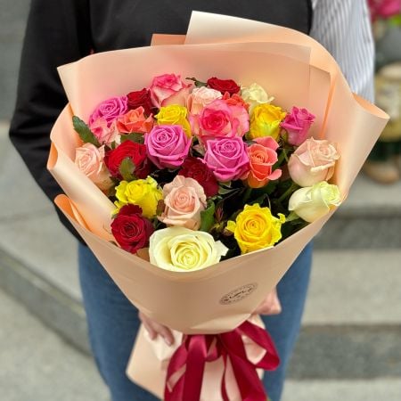25 разноцветных роз Хурз