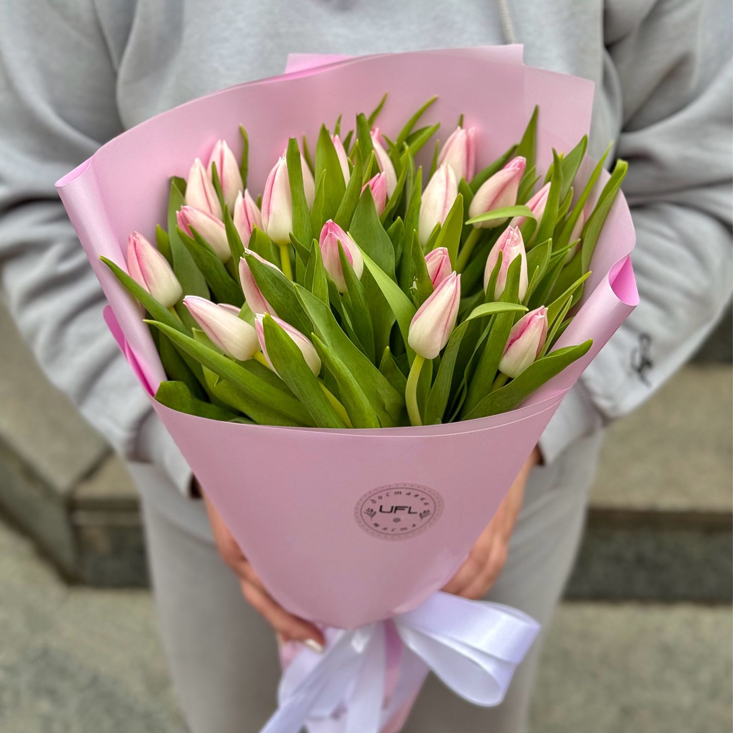 25 рожевих тюльпанів