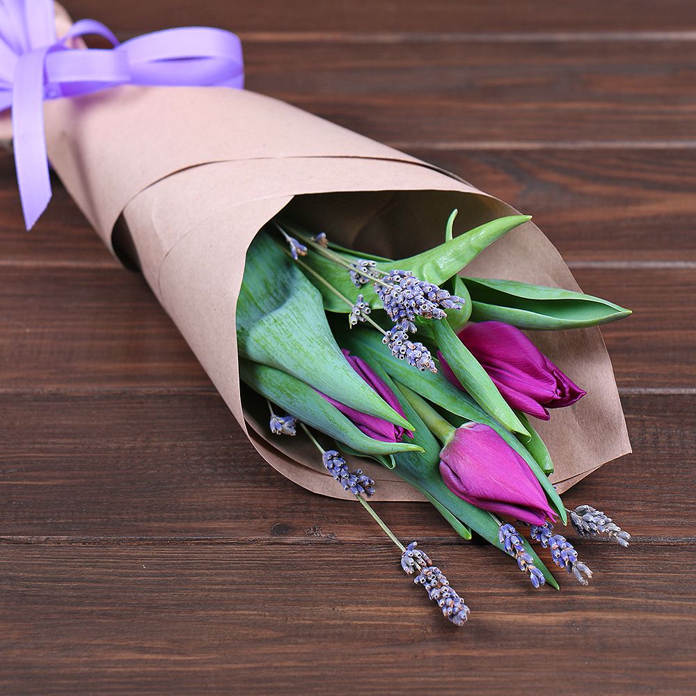 3 tulips and lavender (Price from 3pcs.)