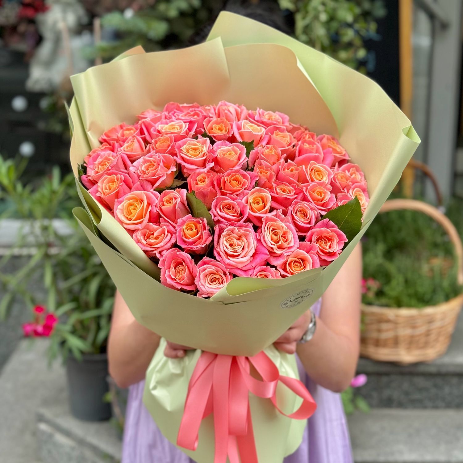 51 coral roses 194 $