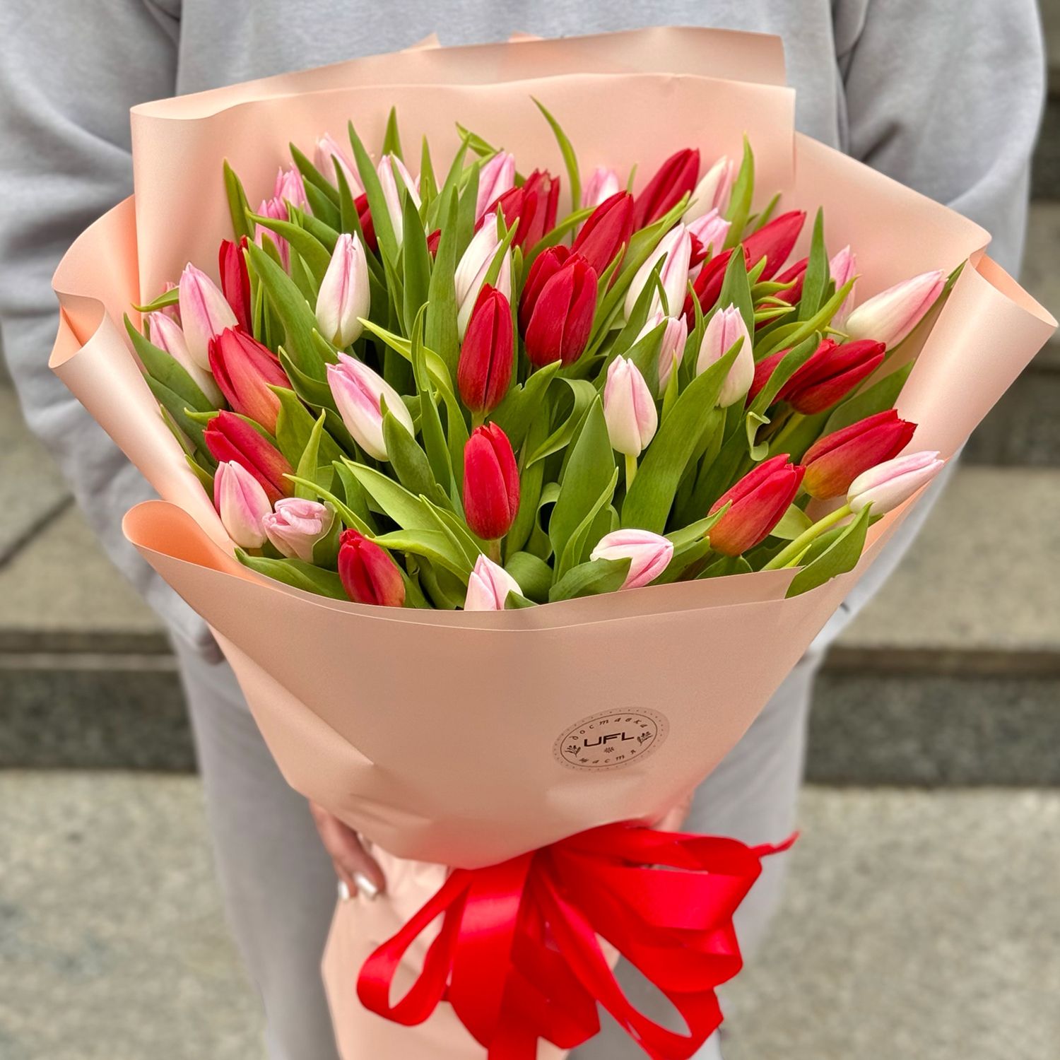 51 red and pink tulips