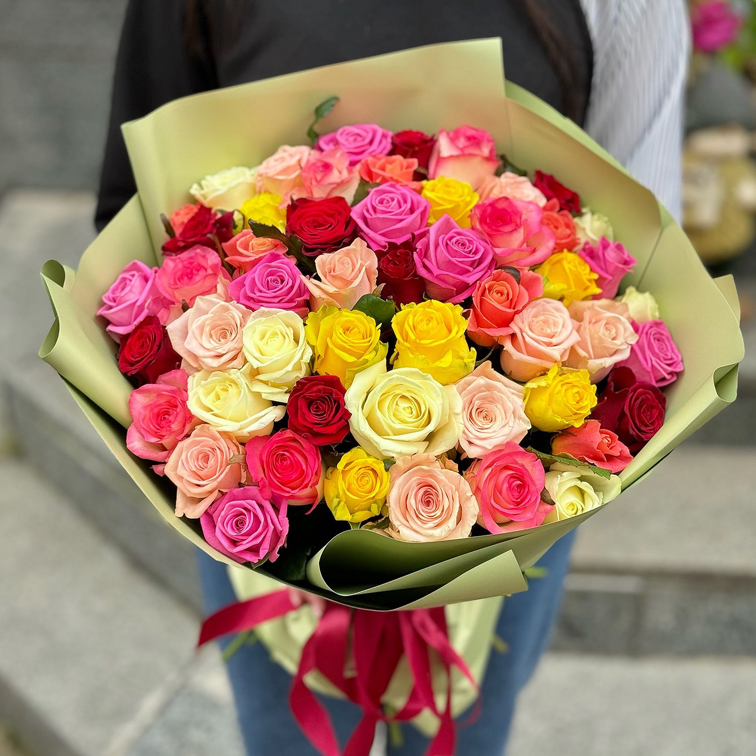 51 разноцветная роза Сканнерборг
