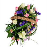 Bouquet Flower basket with ribbon