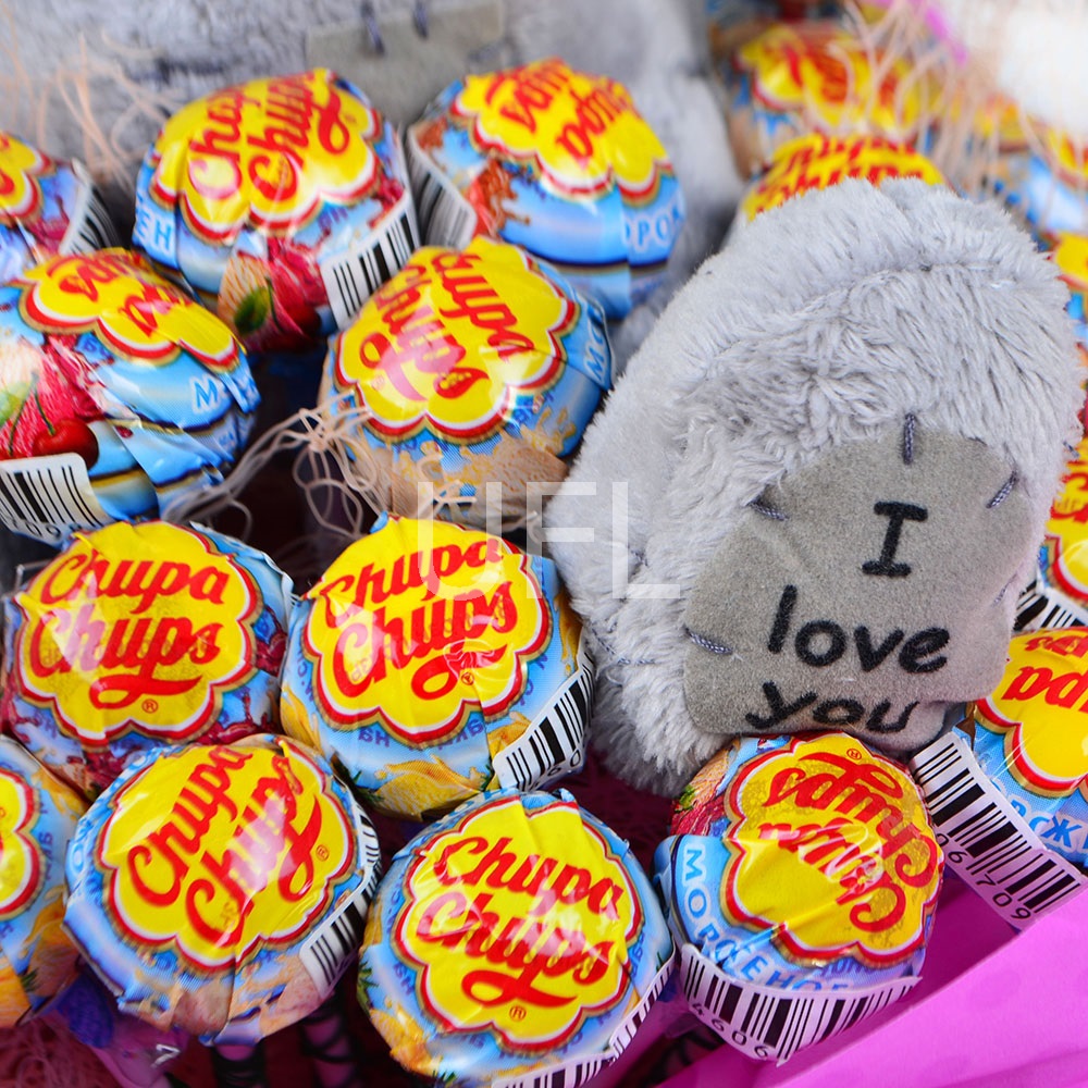 Lollipop bouquet with teddy