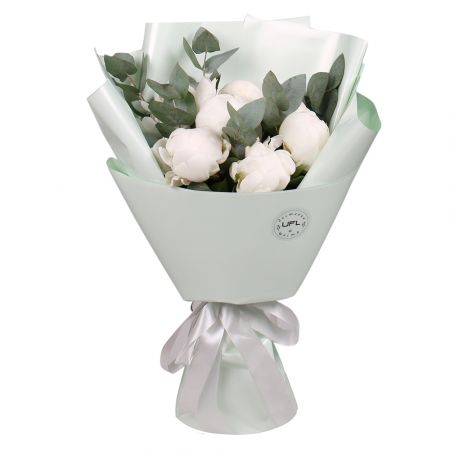 7 white peonies Scopie