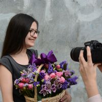 Фотосессия во время вручения подарка Луганск