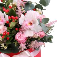Bouquet of flowers Annette Kiev
														