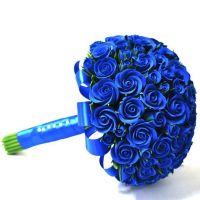 Весільний букет із синіх троянд