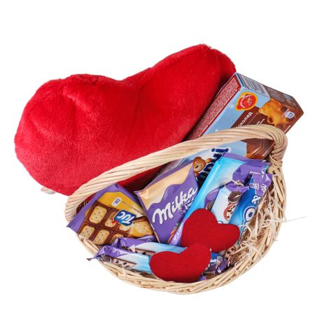 Sweet basket with heart