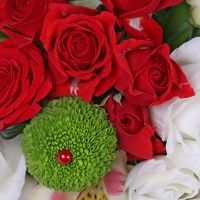 Cake with flower arrangement Clarksville