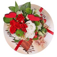 Product Cake with flower arrangement