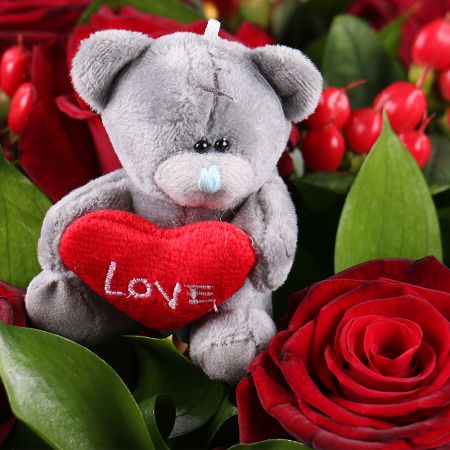 Bouquet of roses with teddies