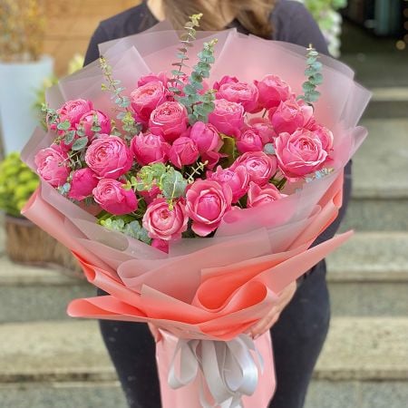 9 розовых пионовидных роз Эдисон