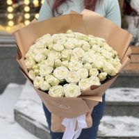 Акція! 101 біла троянда Джейнсвіл