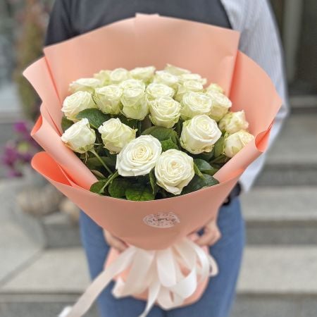 Акція! 25 білих троянд Ден-Хааг