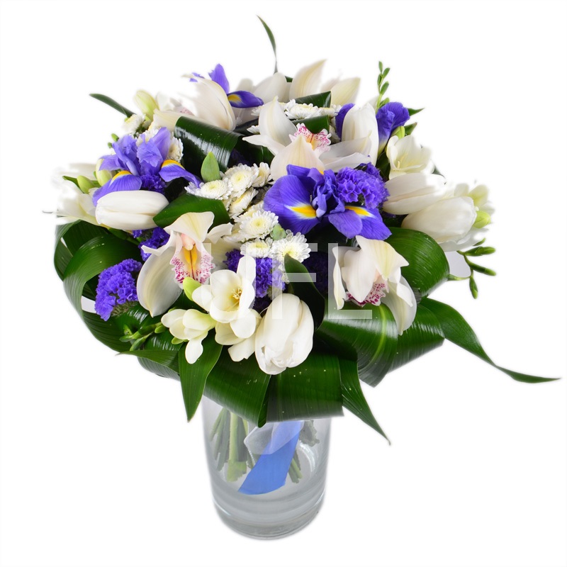 Bouquet of flowers White-and_blue
													