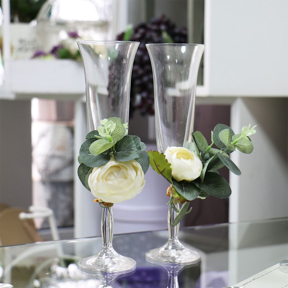 Glasses with floral decorations 0 €