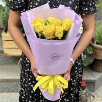 роза жёлтая (7 шт.), упаковка, лента Штеффисбург