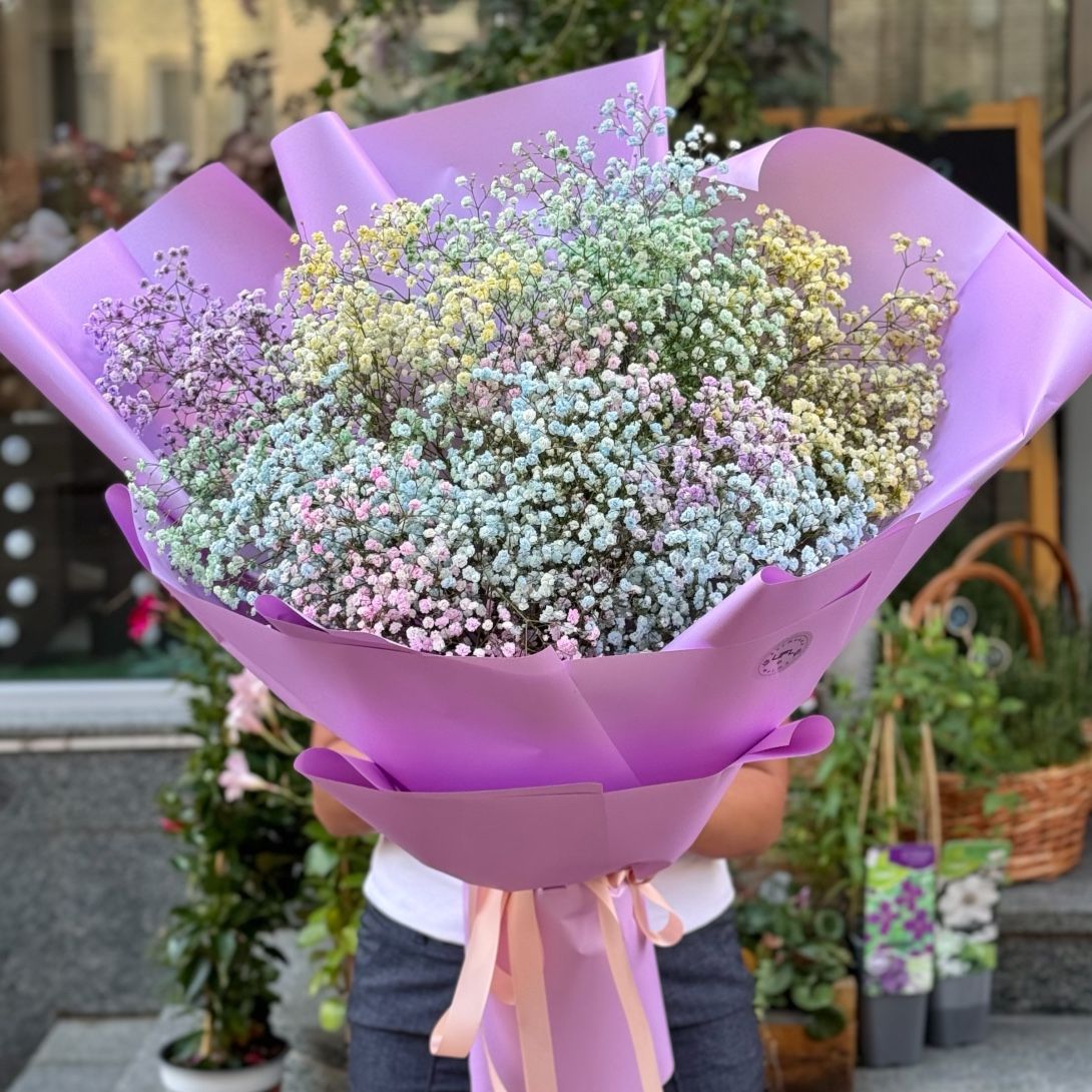 Букет из радужной гипсофилы 0 €