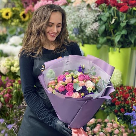 Букет від флориста: квіти+доставка Київ