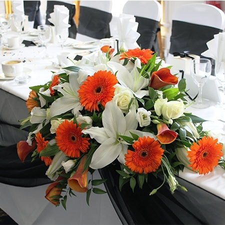 Table arrangement (14)