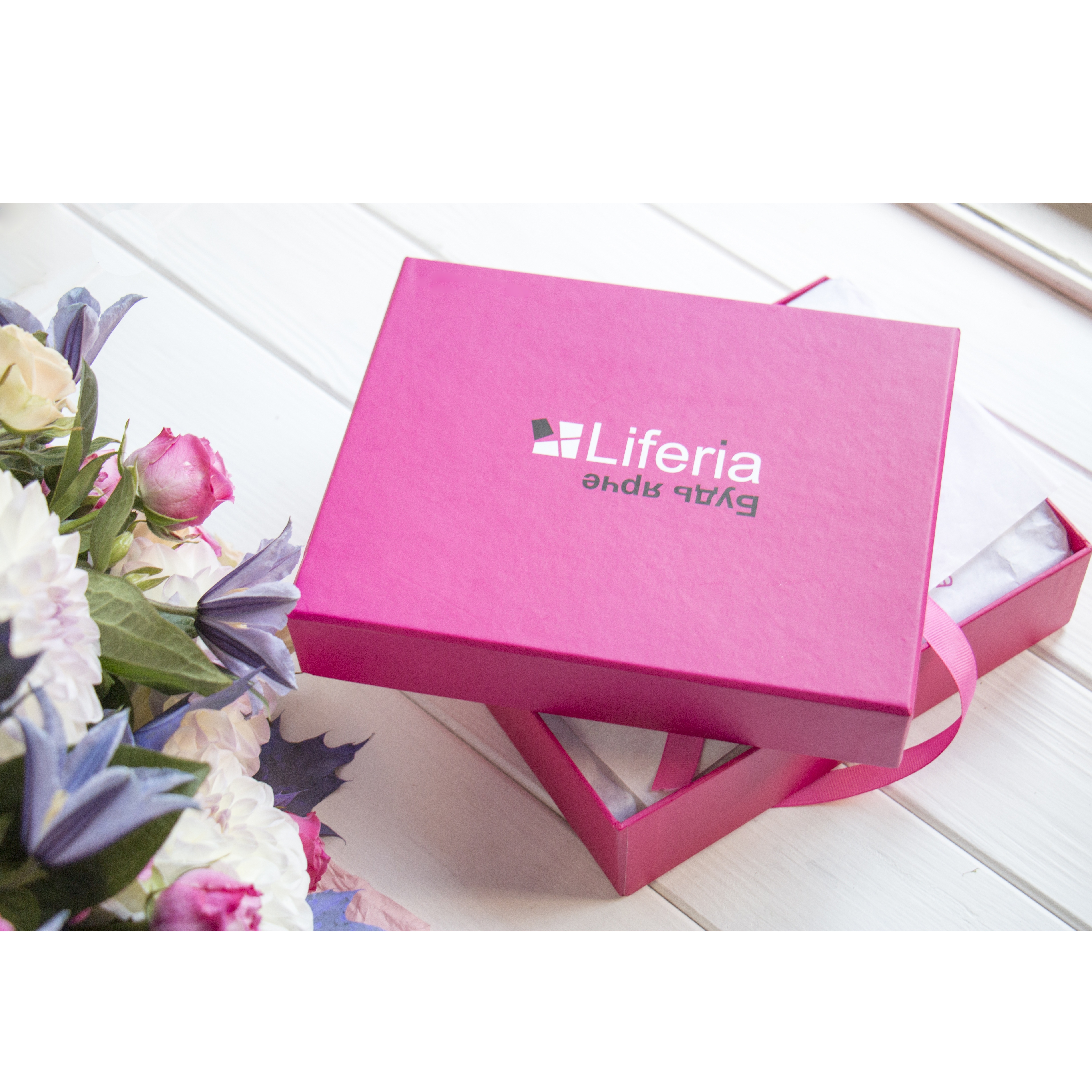 Коробка косметики Liferia