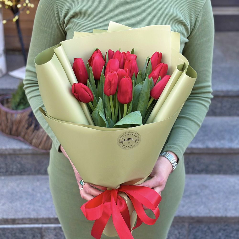 Красные тюльпаны 15 шт 120 $