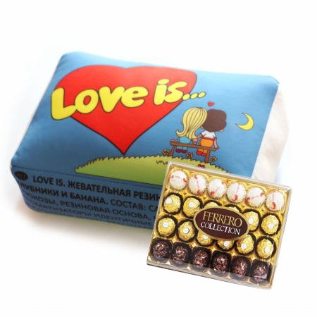  Подушка Love is + Конфеты Ferrero Rocher Collection  Подушка Love is + Конфеты Ferrero Rocher Collection