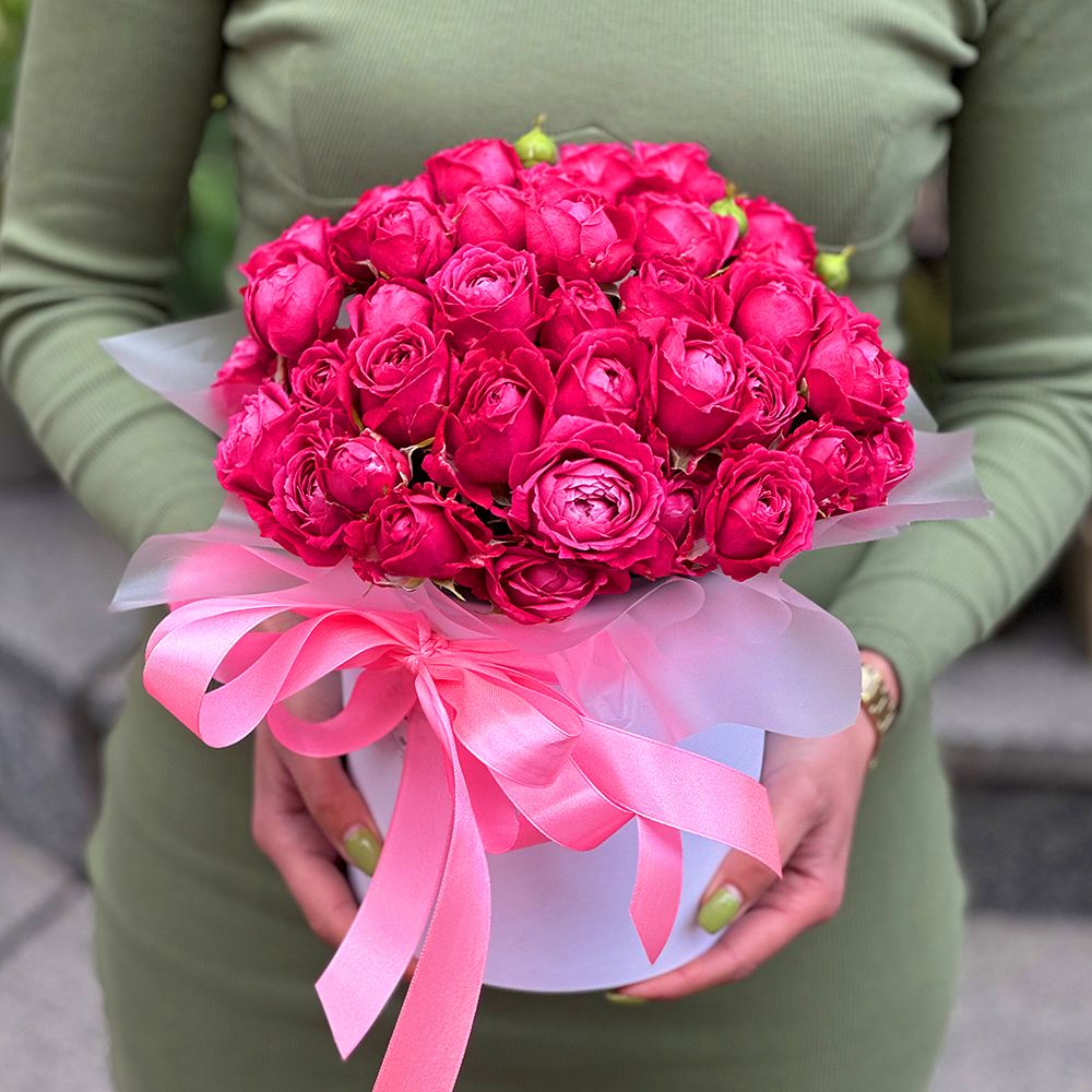Прекрасные розы в корорбке Усть-Каменогорск