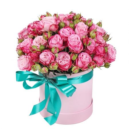Розовые кустовые розы в коробке Алькоркон