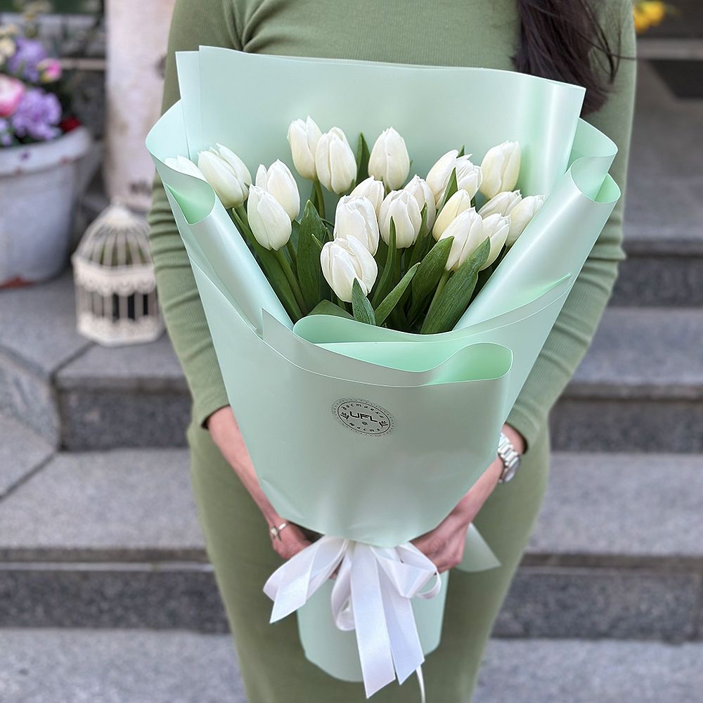 19 белых тюльпанов - Самой нежной 138 $