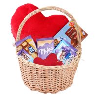Sweet basket with heart