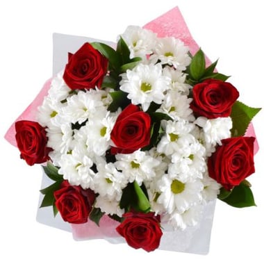 Букет из красных роз и хризантем Оберриден