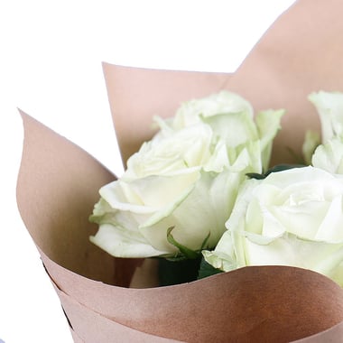 9 белых роз Кингстон (Великобритания)