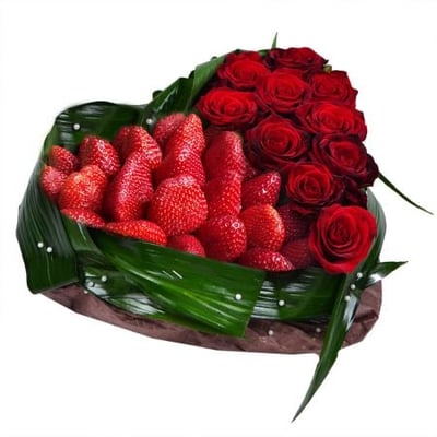 Heart of strawberry and roses Kiev