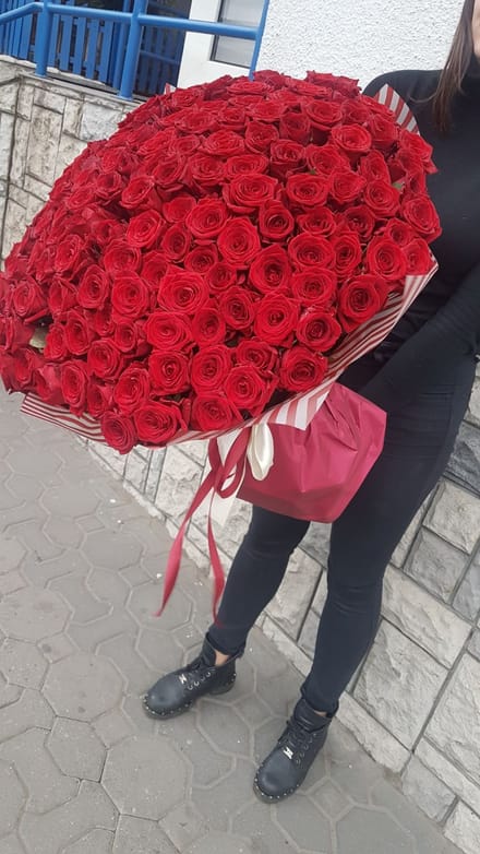 Доставка квітів Ізяслав