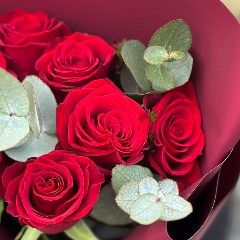 7 red roses 44 $