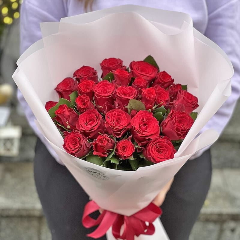Акция! 25 красных роз 88 €