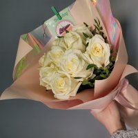 9 white roses