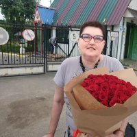  Червоні троянди поштучно