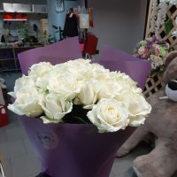 Акція! 25 білих троянд