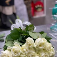 Cream roses in a box
