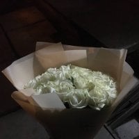 White roses by the piece
