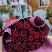 25 красных роз