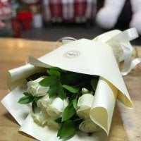 Букет 7 белых роз