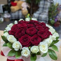 Букет квітів Рубіновий поцілунок - Сауе