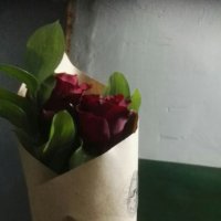 3 roses + chocolates