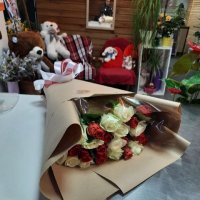 25 red and white roses - Inchon